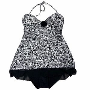 Kenneth Cole leopard print one piece swimsuit
